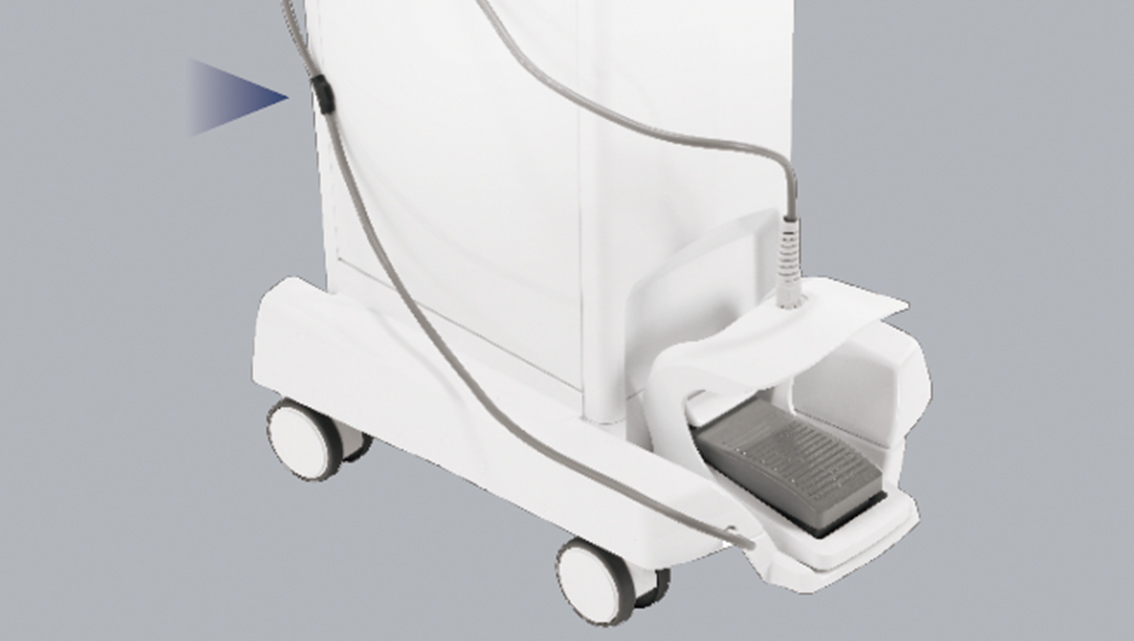 収納しやすいフットスイッチ